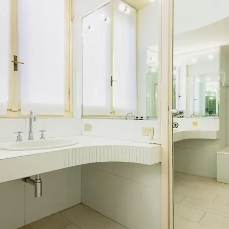 Relstay- Montenapoleone Apartamento